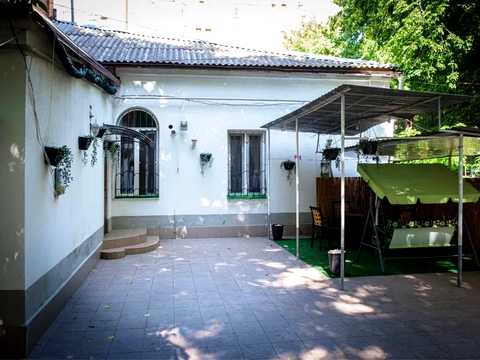 будинок за адресою Одеса, Решата Аметова вул. (Романа Кармена), 9