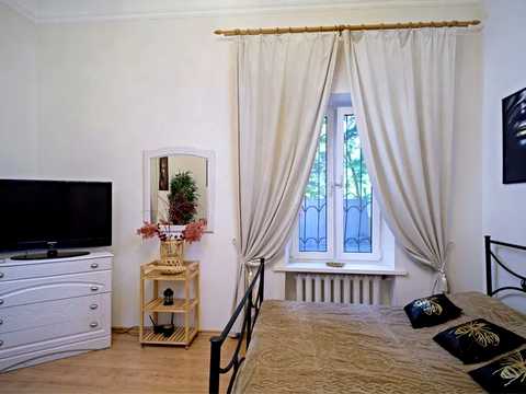 будинок за адресою Одеса, Решата Аметова вул. (Романа Кармена), 9