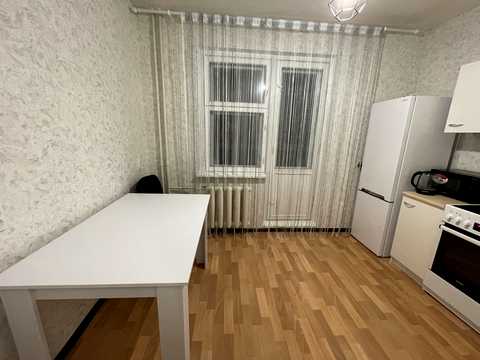 квартира за адресою Автозаводська вул., 63