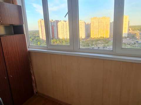 квартира за адресою Милославська вул., 21