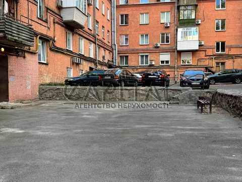 комерційна за адресою Богдана Гаврилишина вул. (Ванди Василевської), 12/16