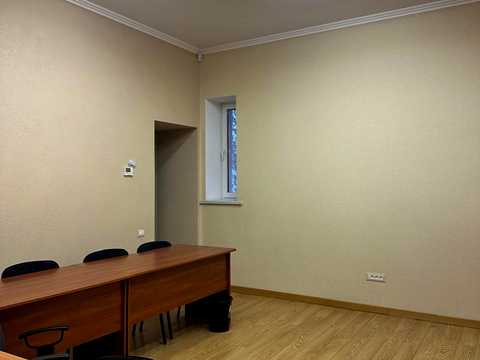 комерційна за адресою Новосельського вул., 97