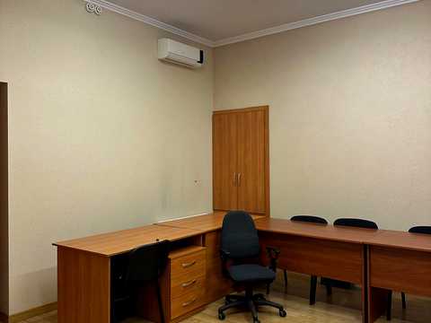 комерційна за адресою Новосельського вул., 97