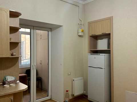 комерційна за адресою Новосельського вул., 97