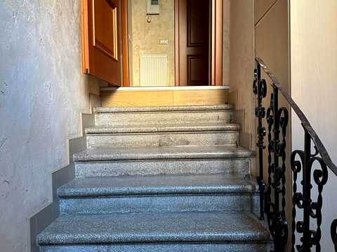 комерційна за адресою Новосельського вул., 97