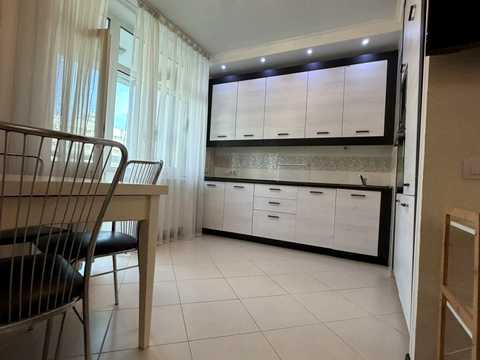 квартира за адресою Анни Ахматової вул., 22