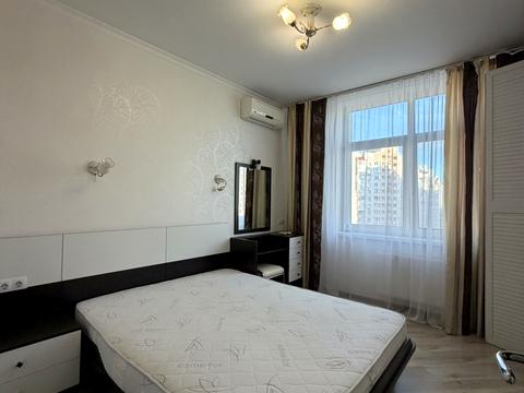 квартира за адресою Анни Ахматової вул., 22
