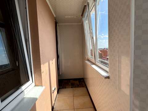 квартира за адресою Довженка вул., 12