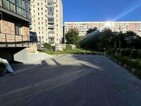 паркомісце за адресою Землеробський пров., (Будинок)