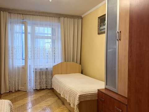 квартира за адресою Низинна вул., 4
