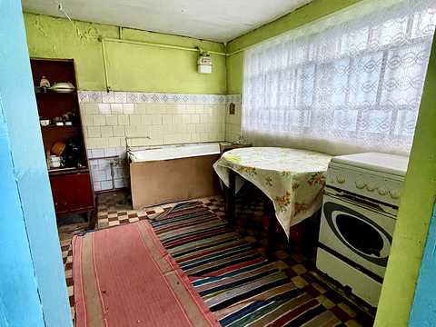 дом по адресу с. Долгошии, Незалежності