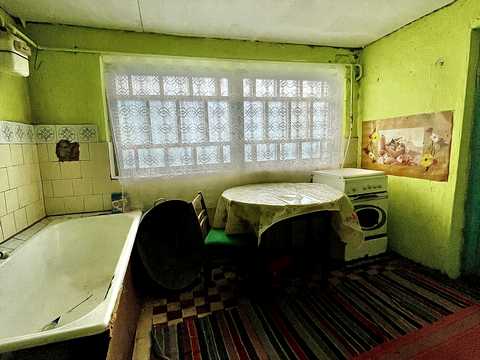 дом по адресу с. Долгошии, Незалежності