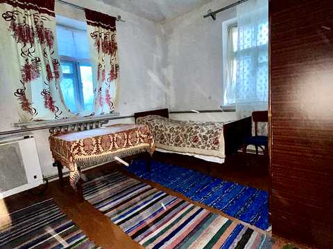 дом по адресу с. Долгошии, Незалежності