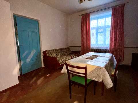 дом по адресу с. Долгошии, Незалежності