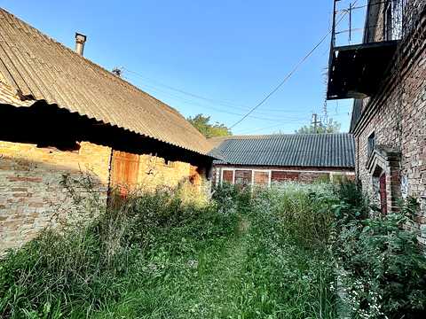 дом по адресу с. Долгошии, Незалежності