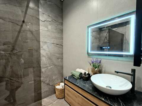 квартира за адресою Космонавтів просп., 49