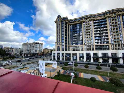 квартира за адресою Космонавтів просп., 49
