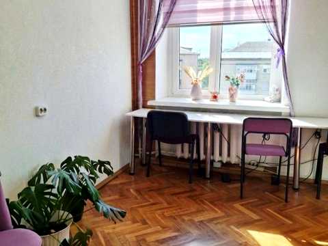 комерційна за адресою Рівне, В'ячеслава Чорновола вул., 13