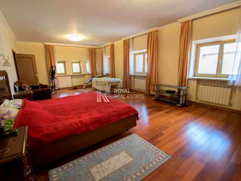 будинок за адресою Київська