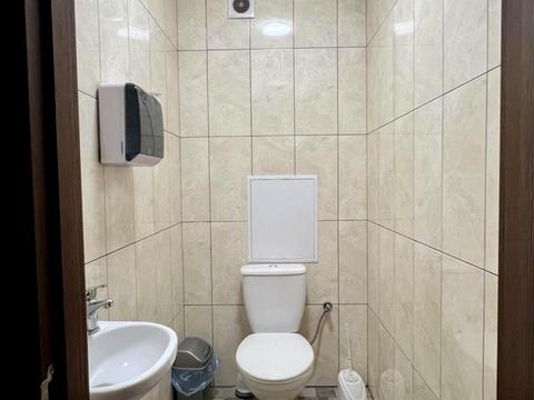 комерційна за адресою Садова вул., 2