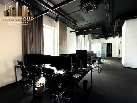комерційна за адресою Антоновича вул. (Горького), 74