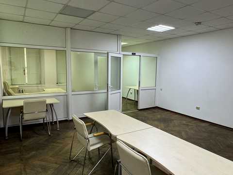 комерційна за адресою Новосельського вул., 100