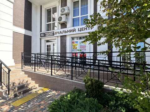 комерційна за адресою Михайла Максимовича вул. (Онуфрія Трутенка), 28-Д