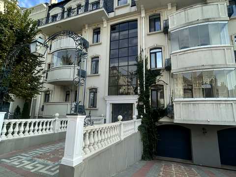 квартира за адресою Паризька вул., 16