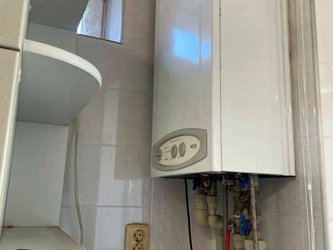 будинок за адресою с. Вовчківці, вул. Новонарізна