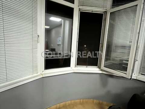 комерційна за адресою Спаська вул., 75