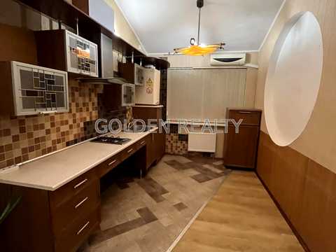 комерційна за адресою Спаська вул., 75