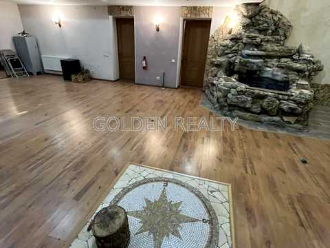 комерційна за адресою Спаська вул., 75