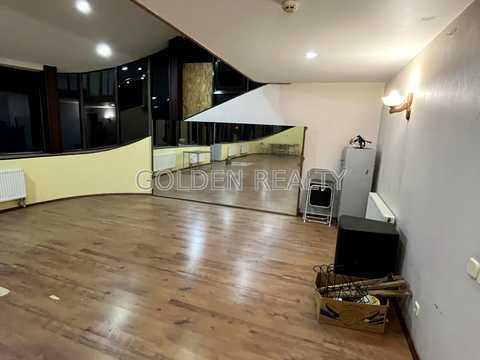 комерційна за адресою Спаська вул., 75