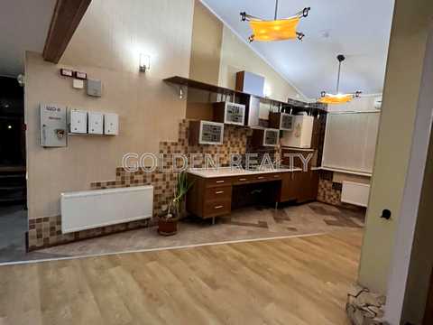 комерційна за адресою Спаська вул., 75