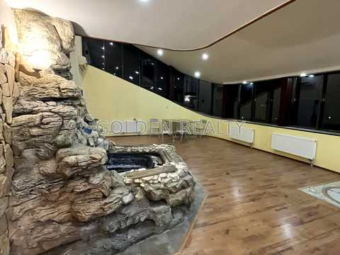комерційна за адресою Спаська вул., 75