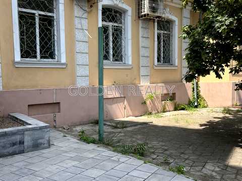 комерційна за адресою Велика Морська вул., 31