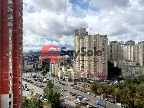 квартира за адресою Анни Ахматової вул., 43