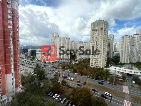 квартира за адресою Анни Ахматової вул., 43