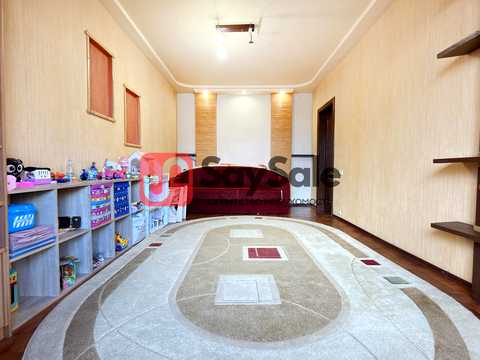 квартира за адресою Анни Ахматової вул., 43