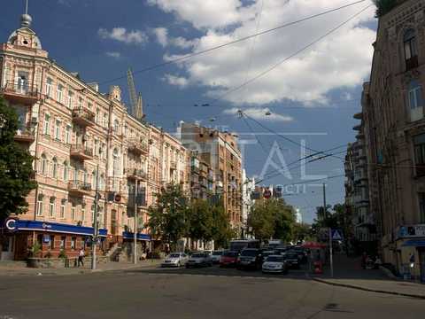 комерційна за адресою Саксаганського вул., 84/86