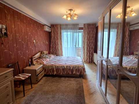 квартира за адресою Раїси Окіпної вул., 5