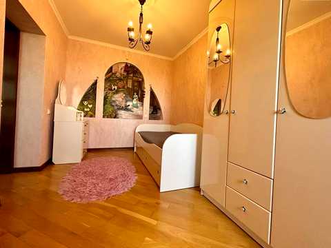 квартира за адресою Алмазова вул. (Михайла Кутузова), 4