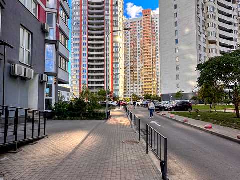 квартира по адресу Драгоманова ул., 2