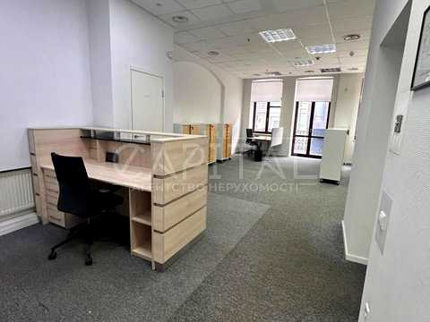коммерческая по адресу Михайловская пл., 7