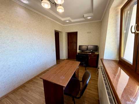 дом по адресу Михаила Грушевского ул.