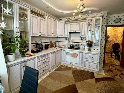 квартира по адресу Будівельників ул., 4