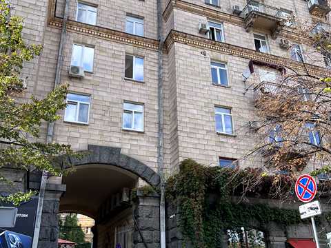 комерційна за адресою Євгена Чикаленка вул. (Пушкінська), 8-Б