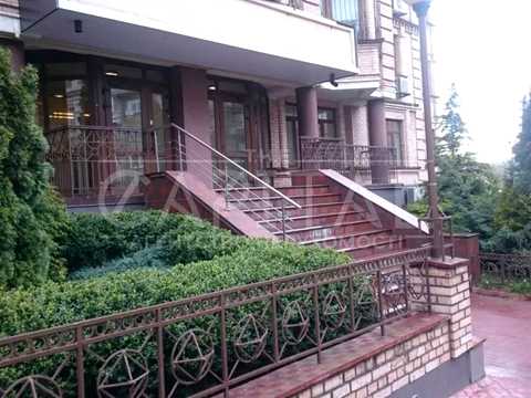 комерційна за адресою Кудрявська вул., 13-19