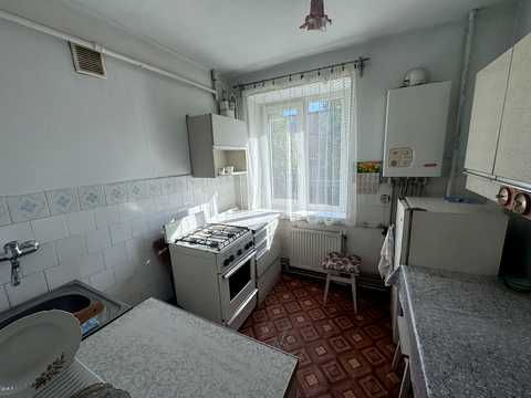 квартира за адресою Євгена Коновальця, 2