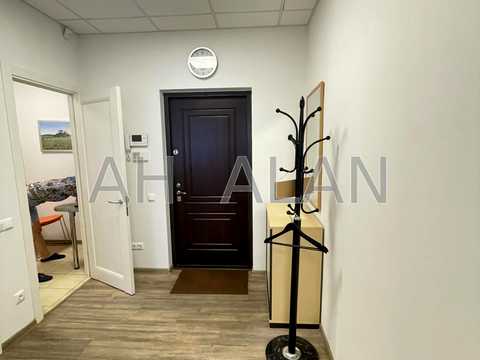 комерційна за адресою Регенераторна вул., 4 к12